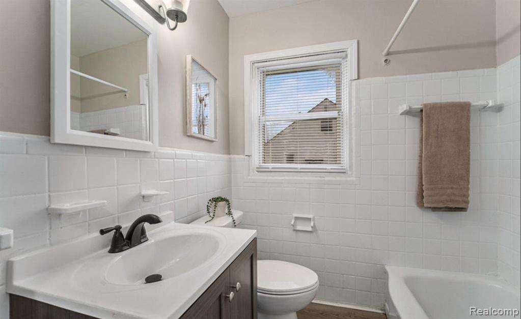 8467 Plainview Ave Property Photo 12