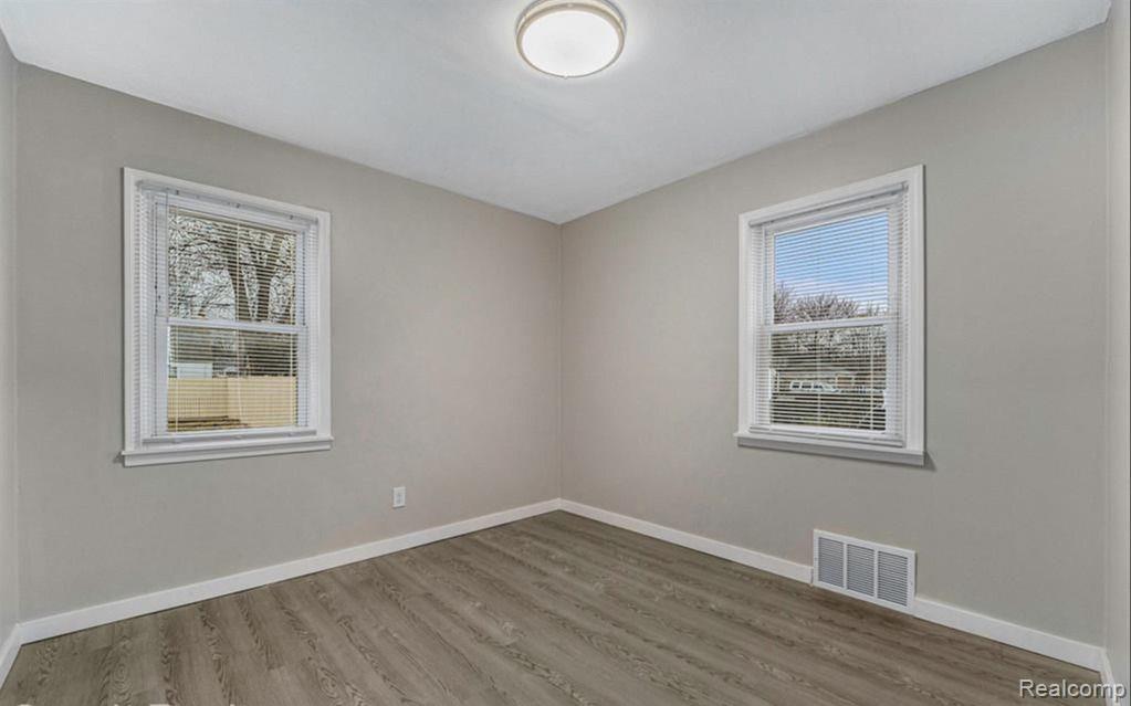 8467 Plainview Ave Property Photo 14