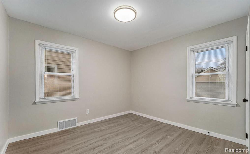 8467 Plainview Ave Property Photo 15