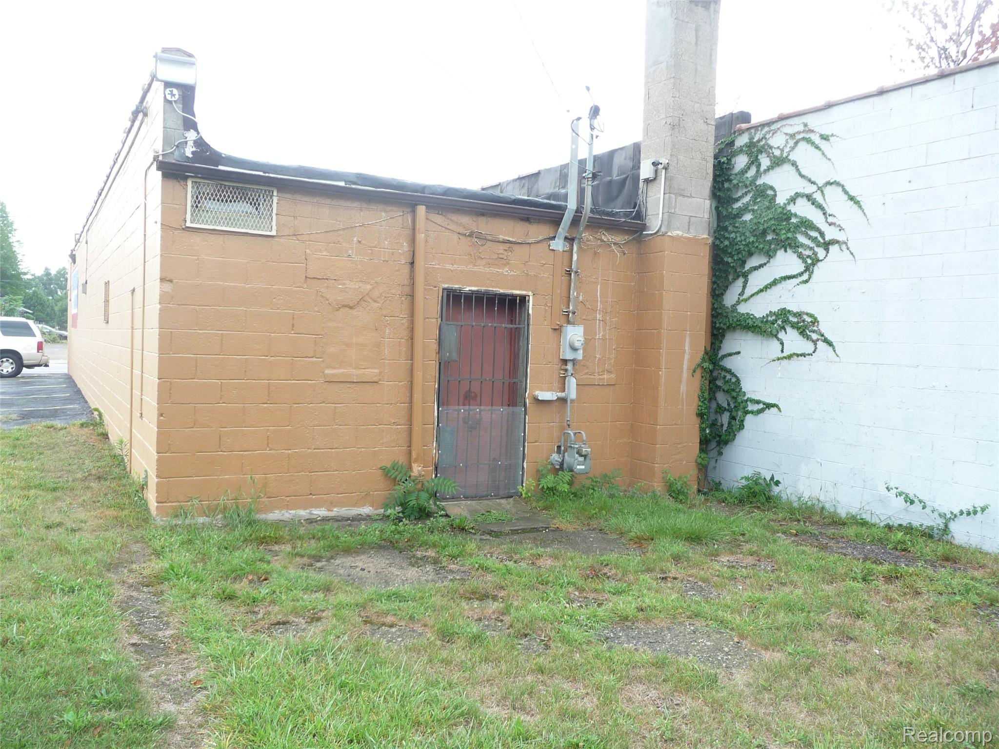 7111 E 7 Mile East Rd Property Photo 28