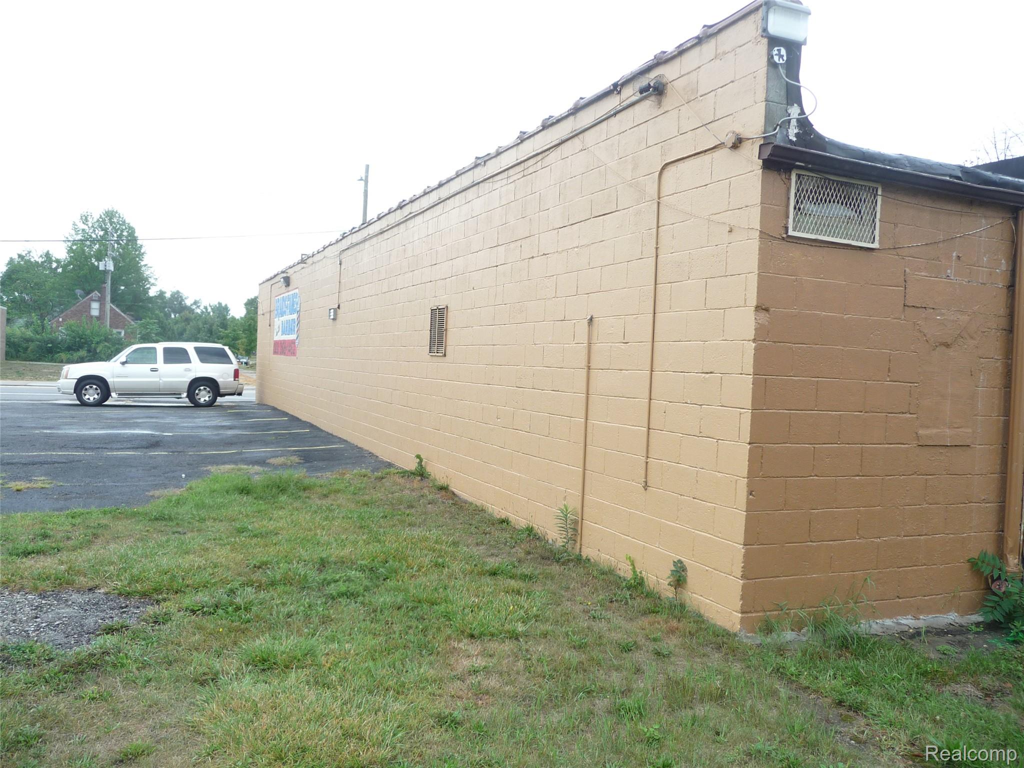 7111 E 7 Mile East Rd Property Photo 29