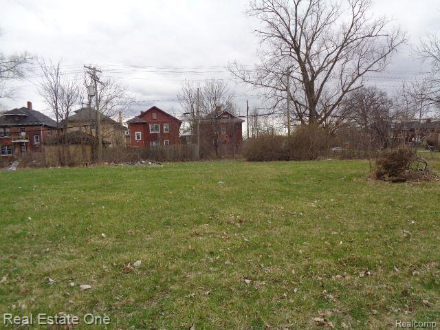 1749 Collingwood St Property Photo 4
