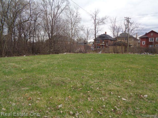 1749 Collingwood St Property Photo 5