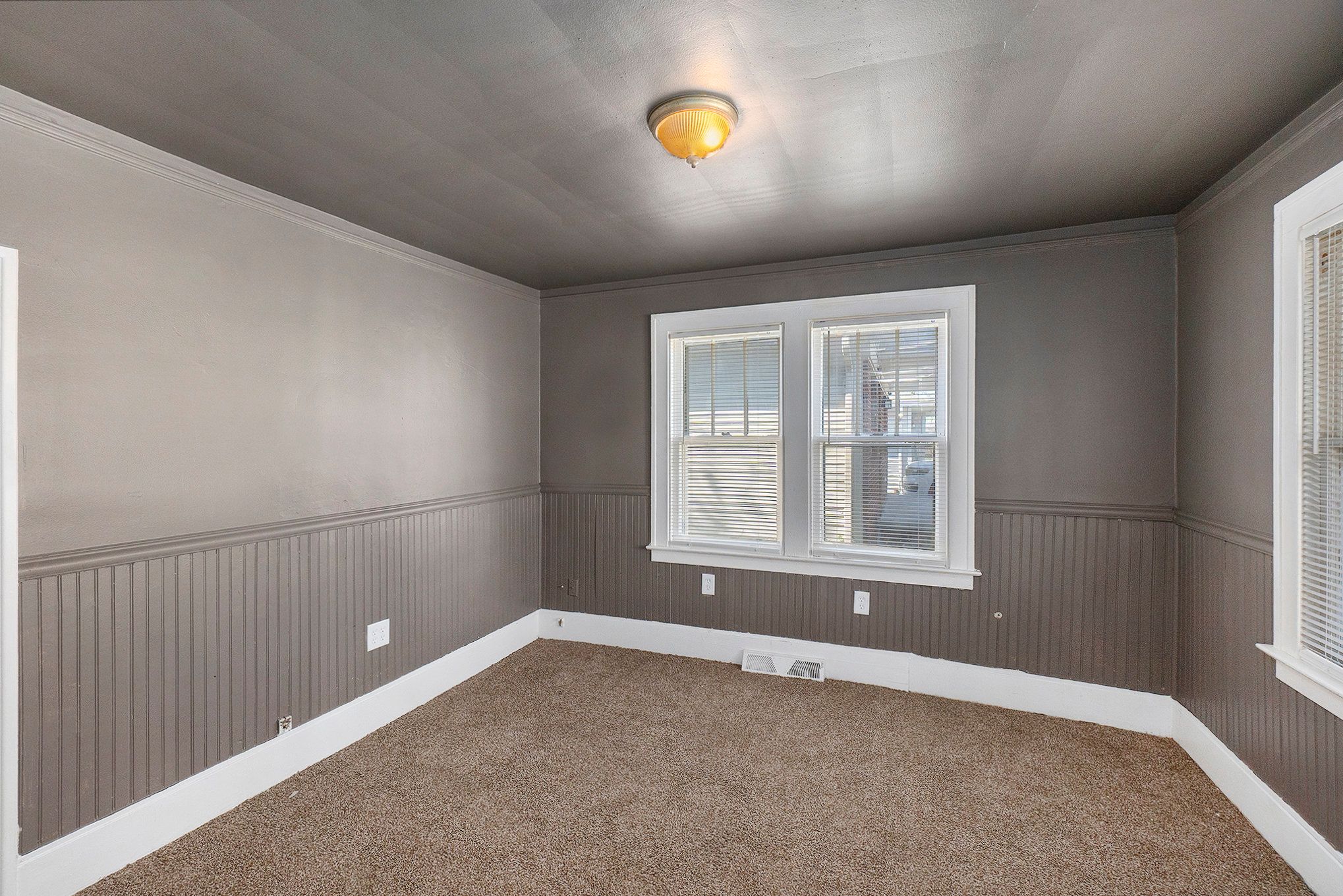 23019 Donald Ave Property Photo 9