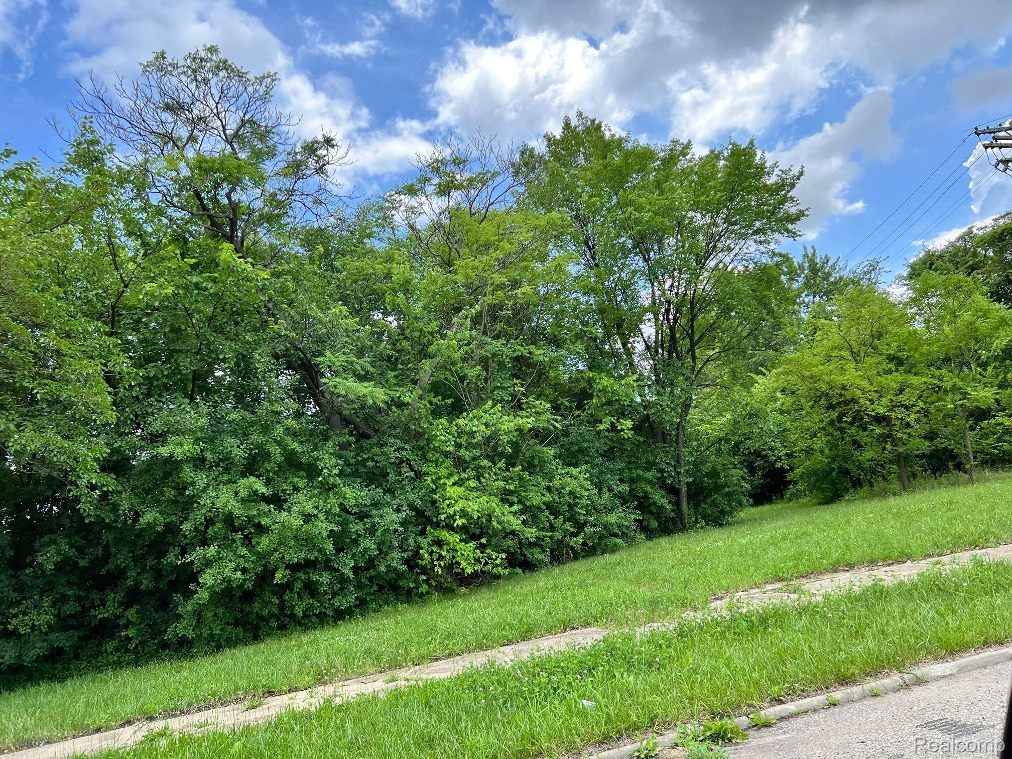 2417 W EDSEL FORD FWY Property Photo 1
