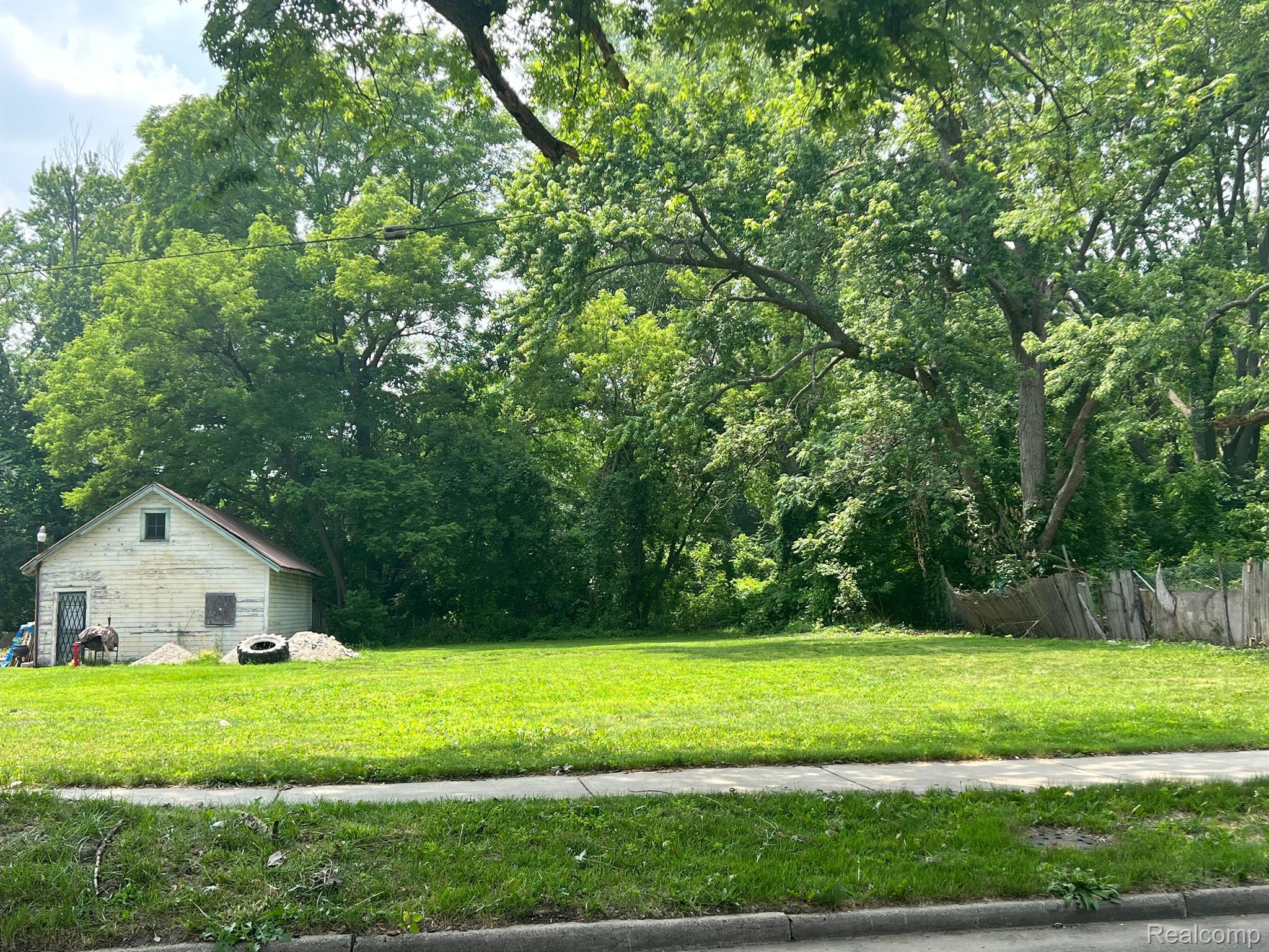 17245 Trinity St Property Photo 1