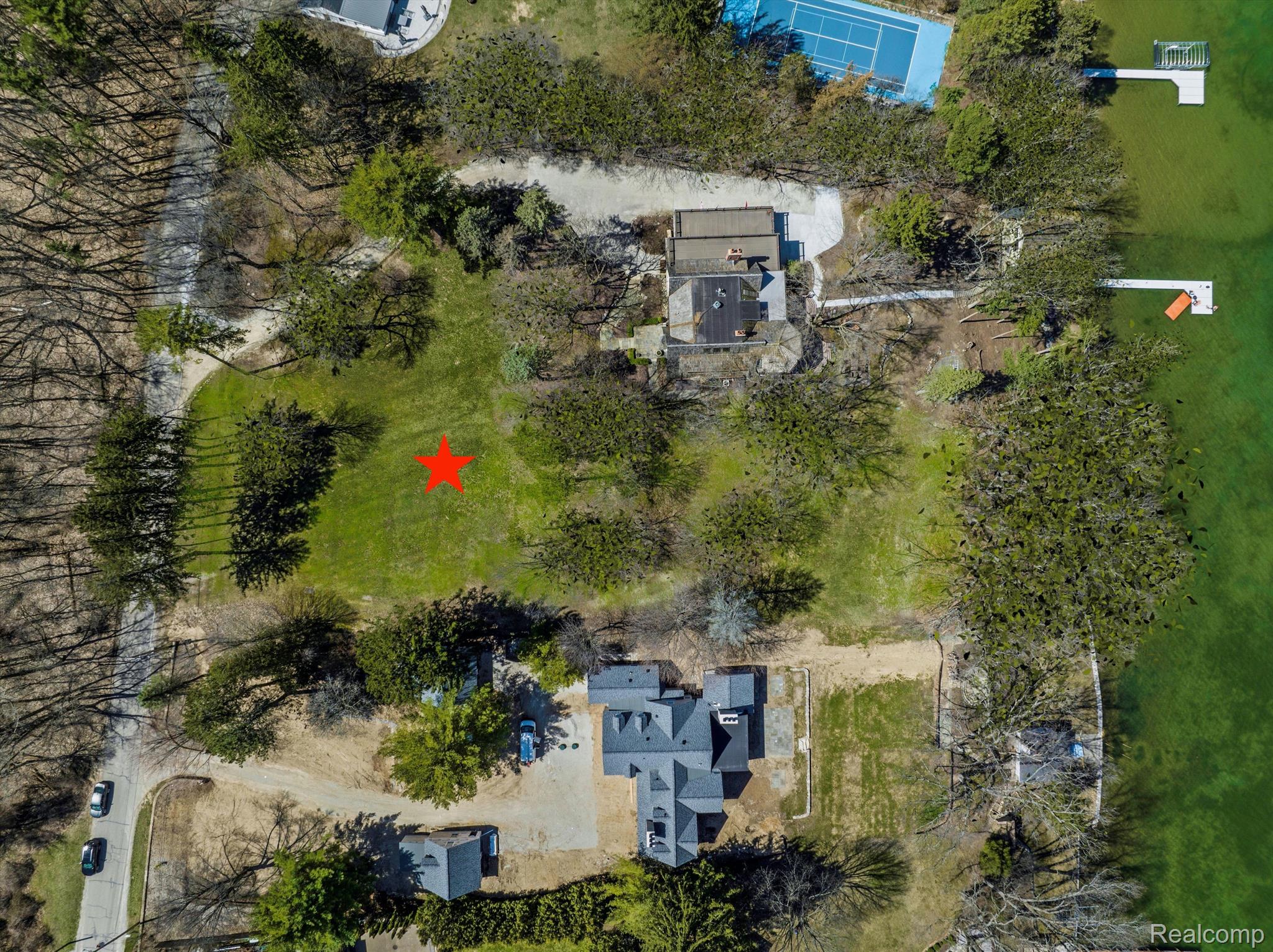 940 Lake Angelus Shrs Property Photo 8