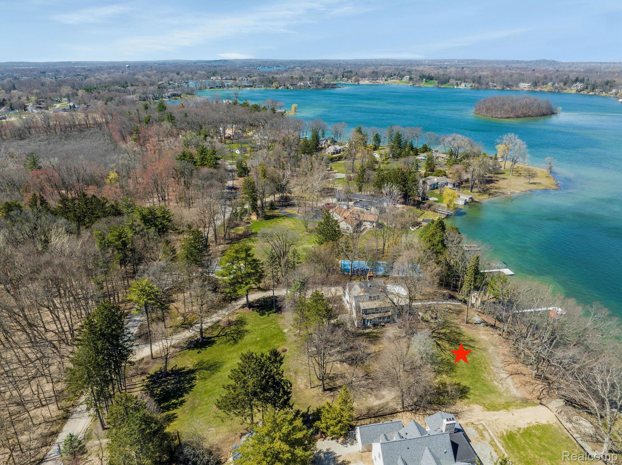 940 Lake Angelus Shrs Property Photo 9