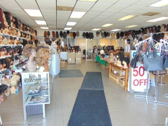 15390 Gratiot Ave Property Photo 11