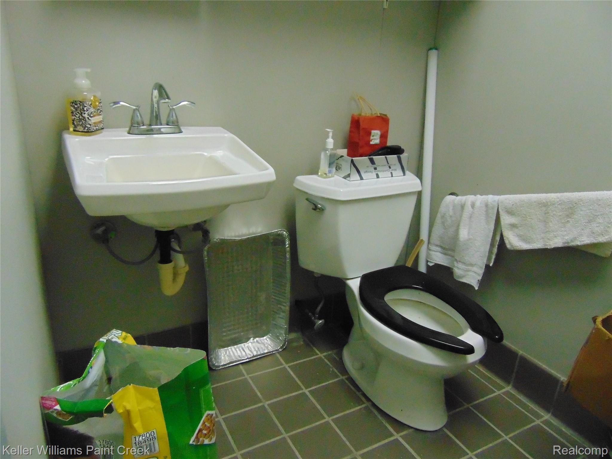 15390 Gratiot Ave Property Photo 53