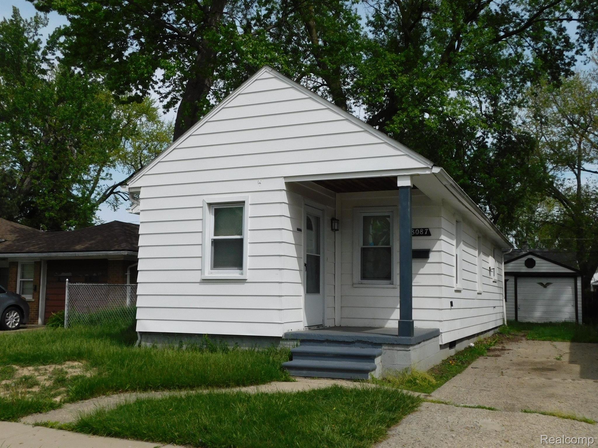 8087 CHALMERS AVE Property Photo 1