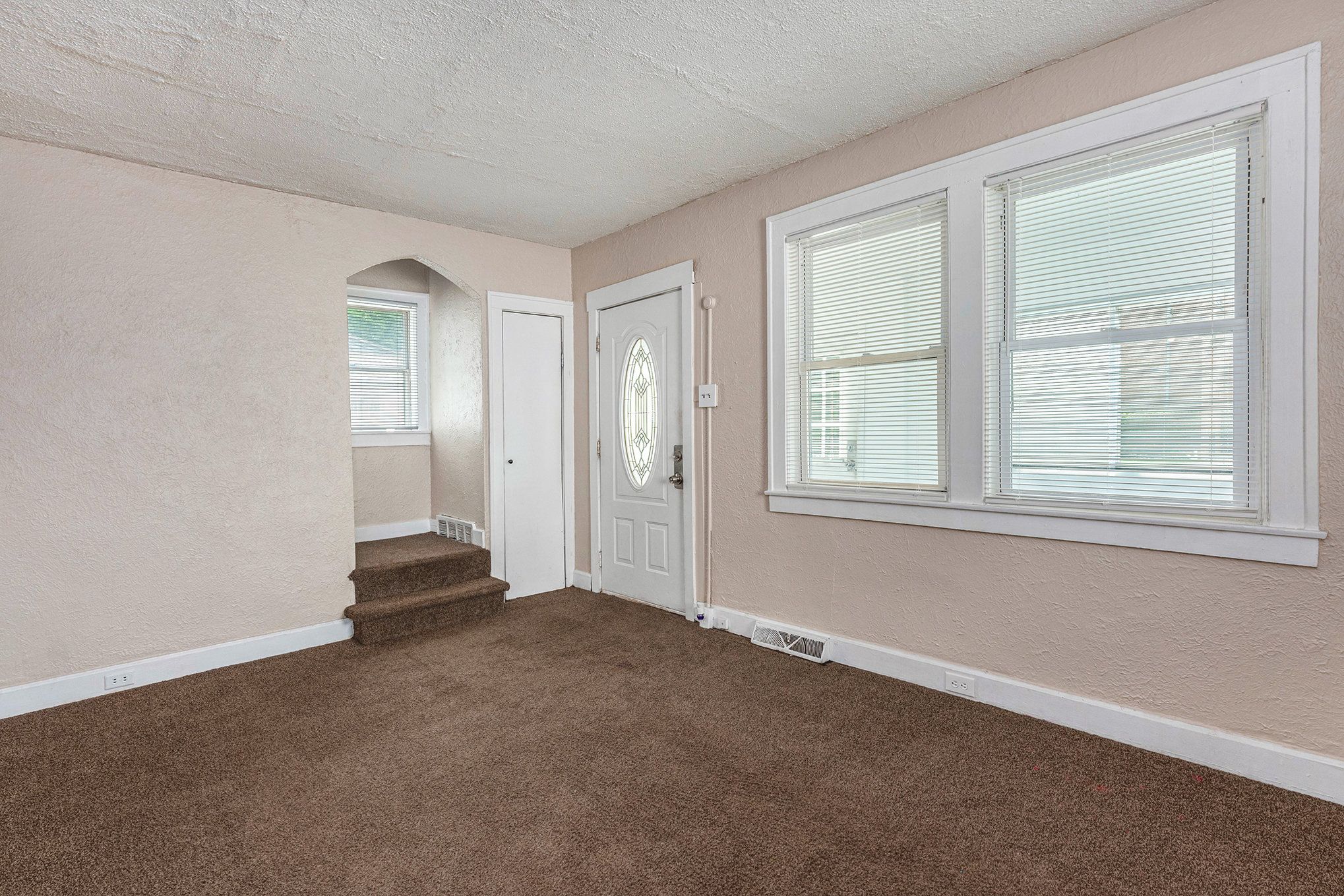 109 Lewis St Property Photo 4