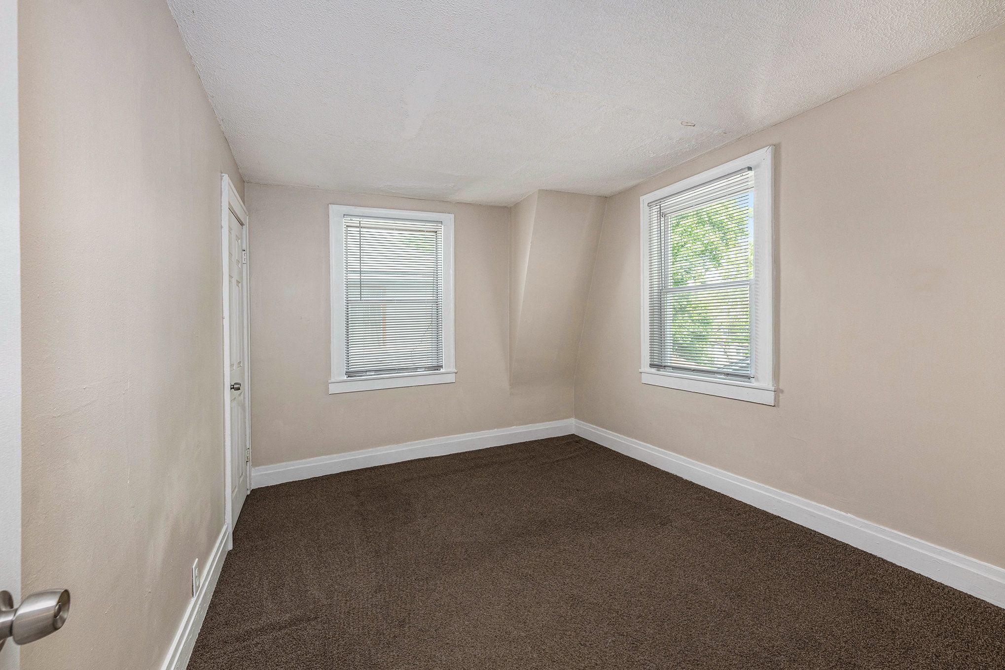 109 Lewis St Property Photo 9