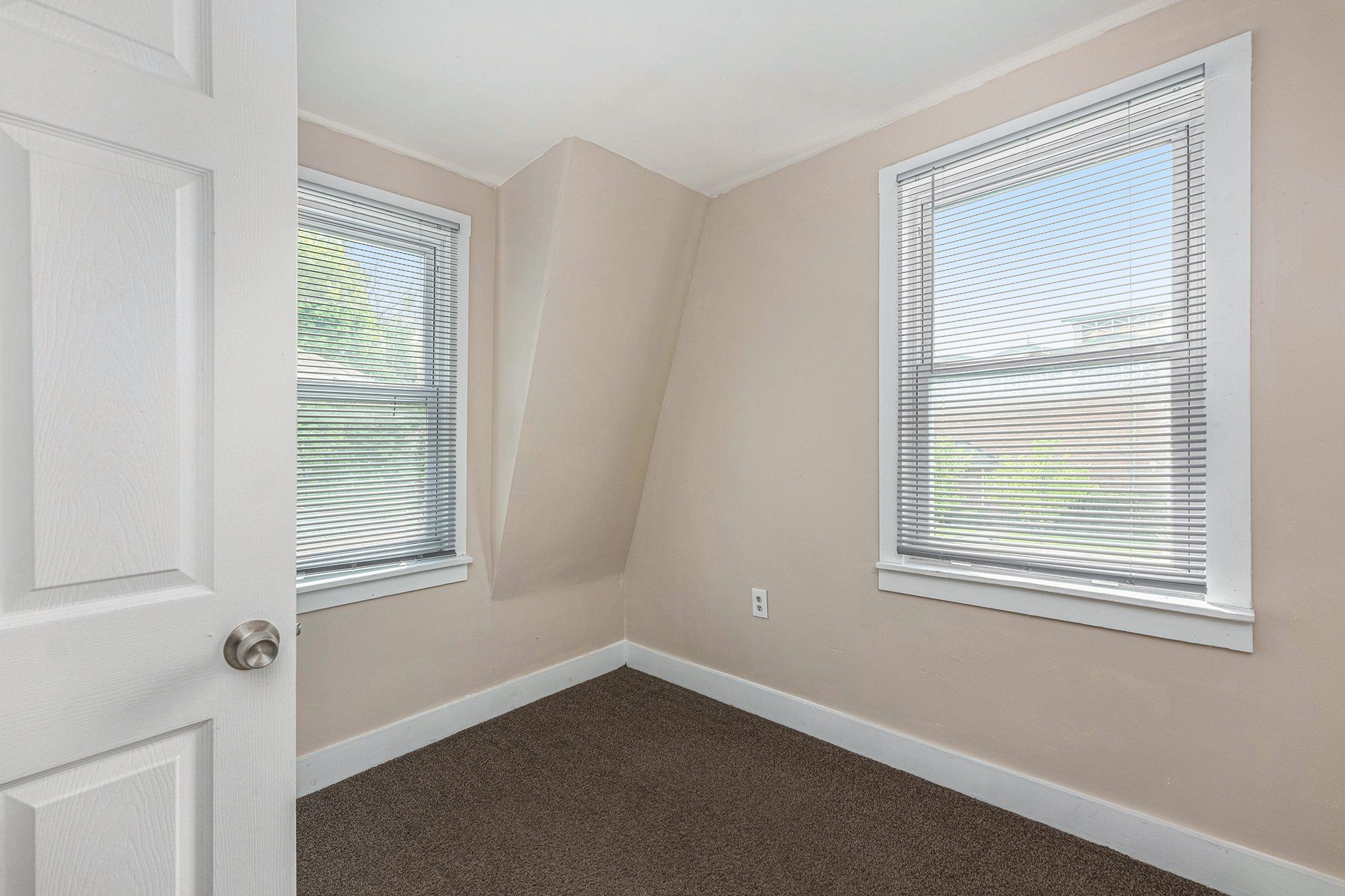 109 Lewis St Property Photo 11