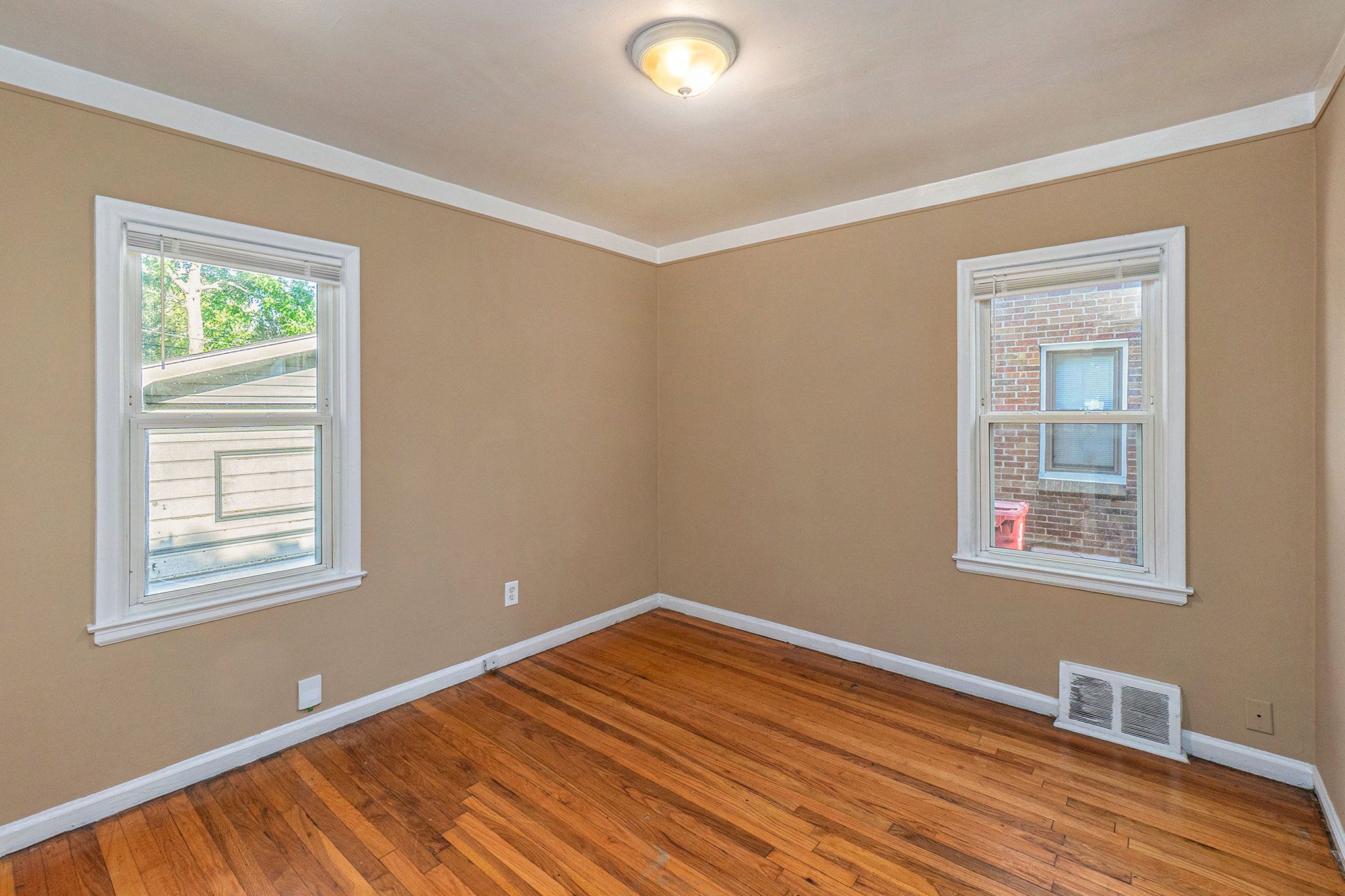 23140 David Ave Property Photo 5