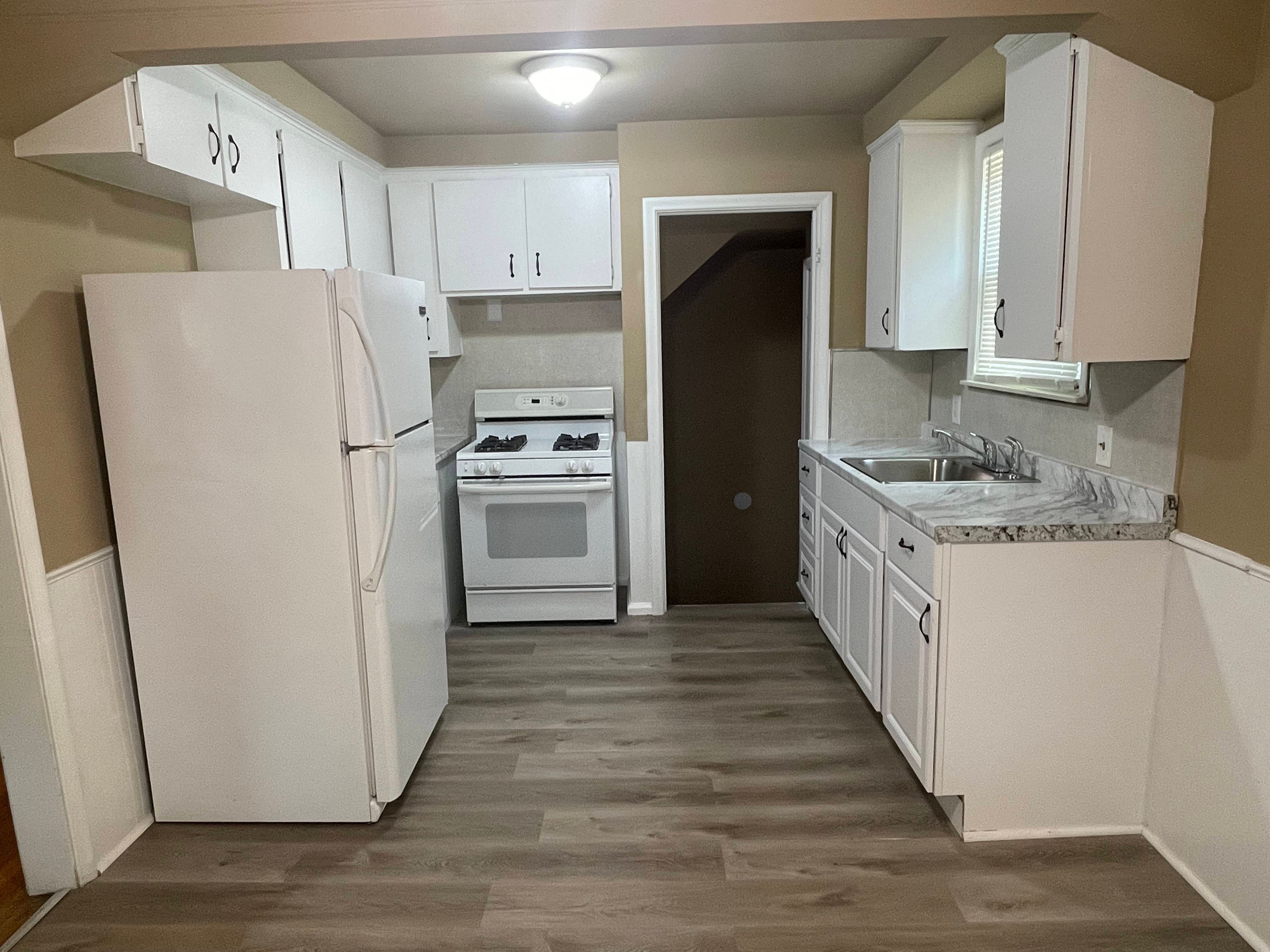 23140 David Ave Property Photo 6