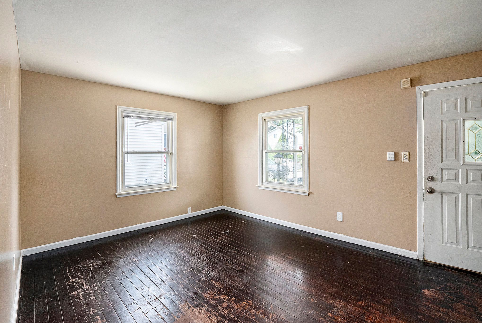 34069 Annapolis St Property Photo 3