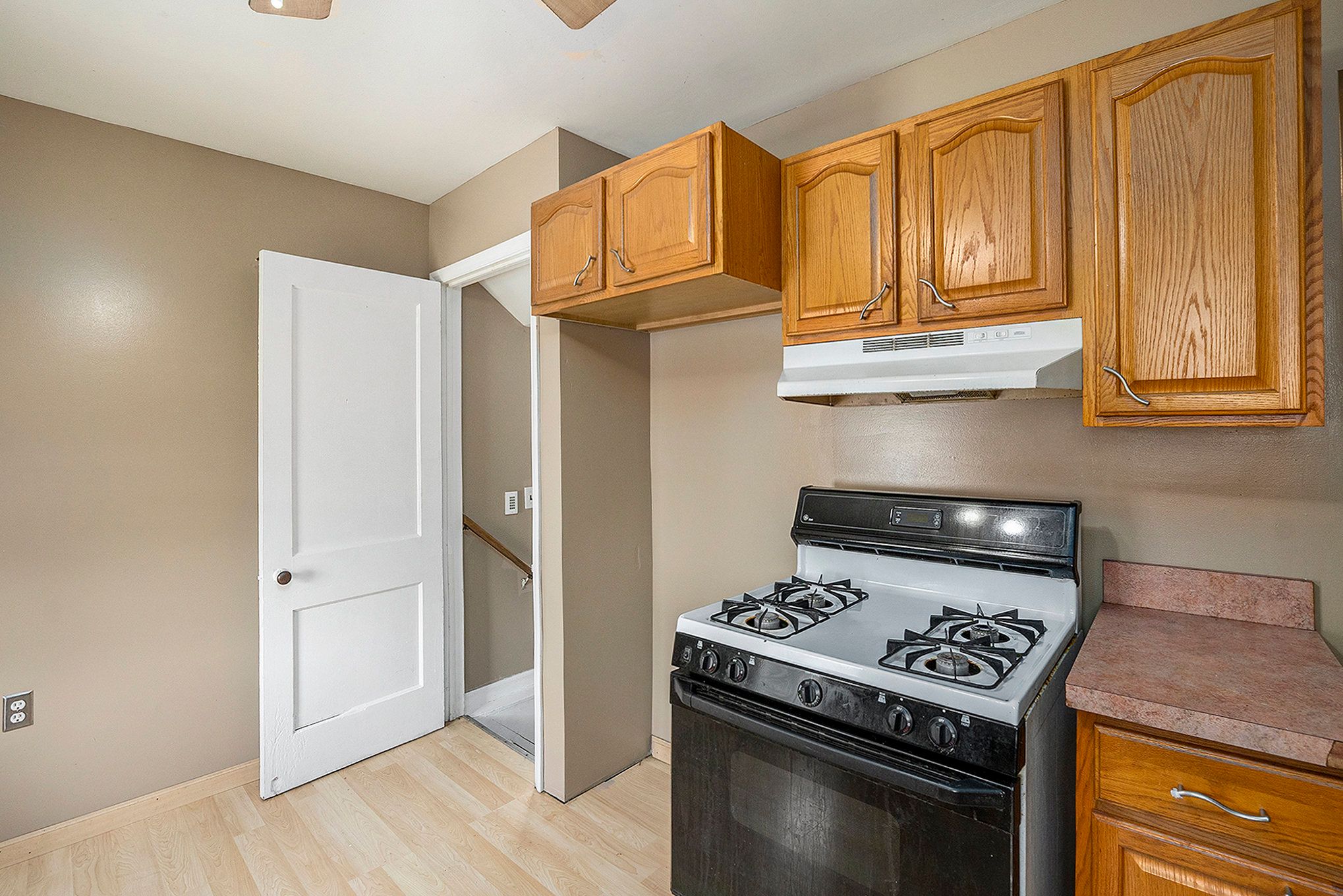 34069 Annapolis St Property Photo 4
