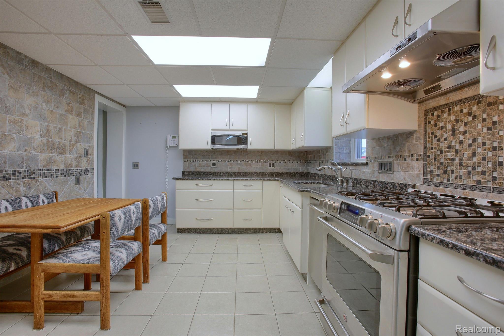 46070 Edgewater Dr Property Photo 29