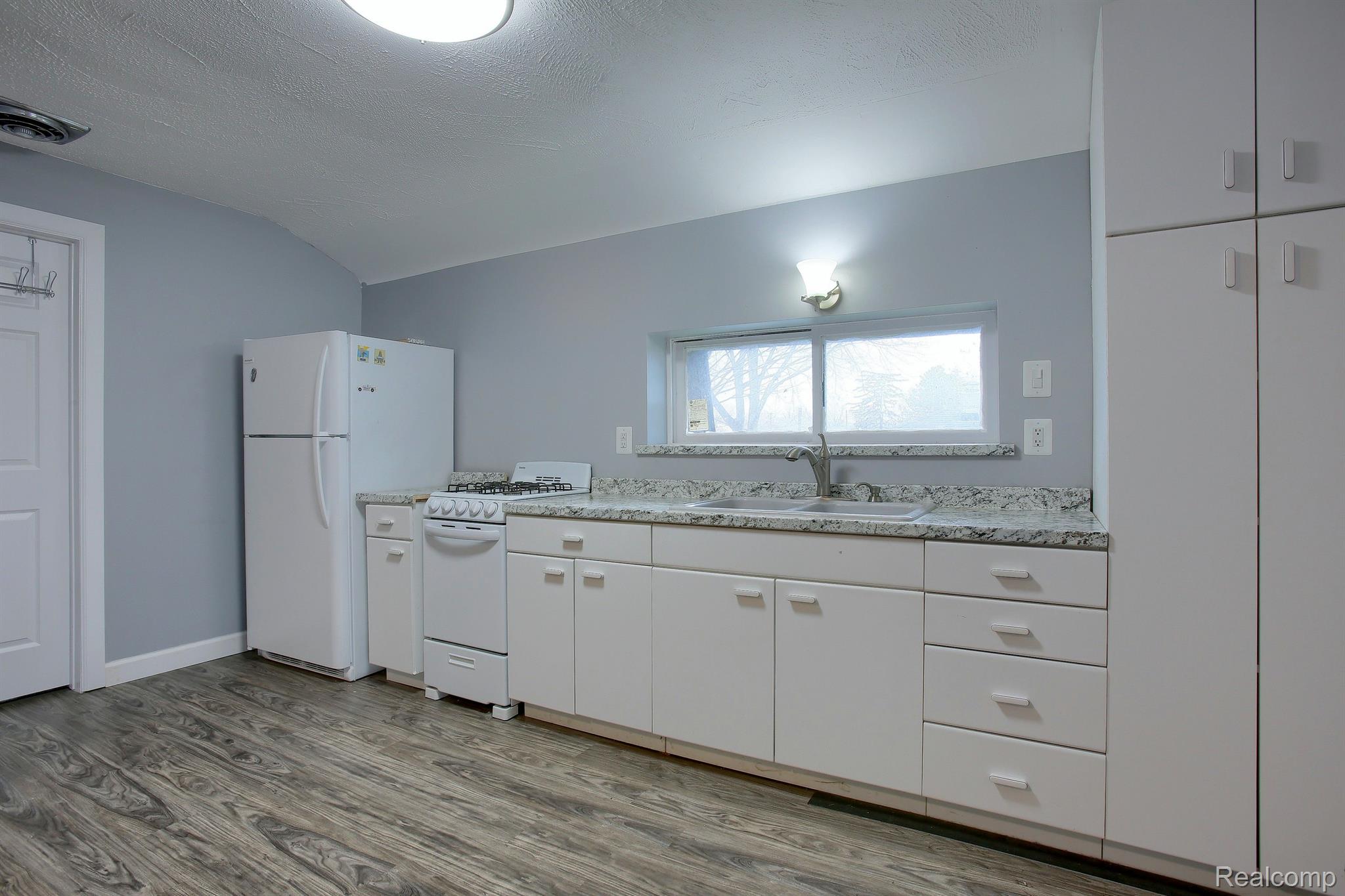 46070 Edgewater Dr Property Photo 42