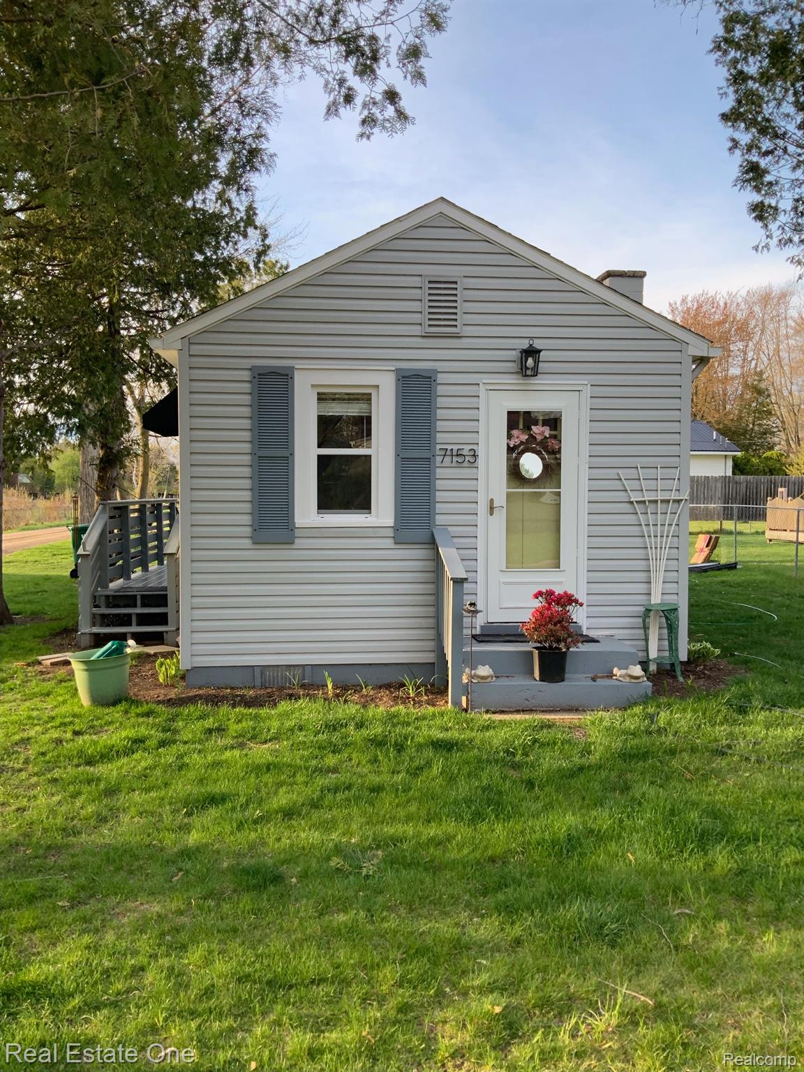 7153 Cedar Rd Property Photo 1