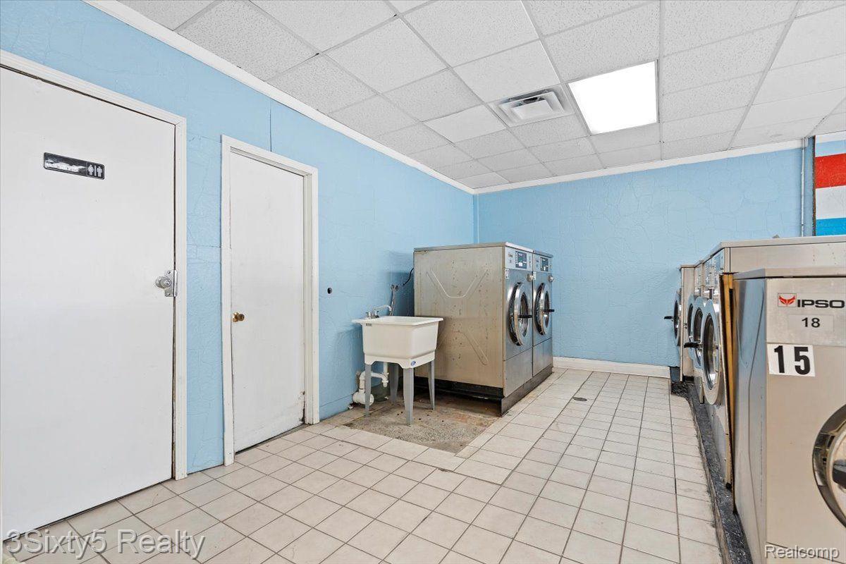 11283 W Jefferson Ave Property Photo 12