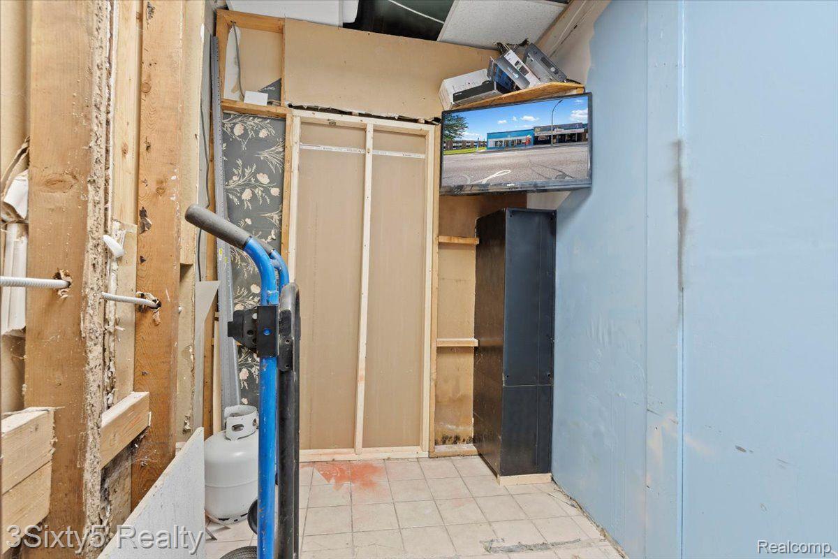 11283 W Jefferson Ave Property Photo 14