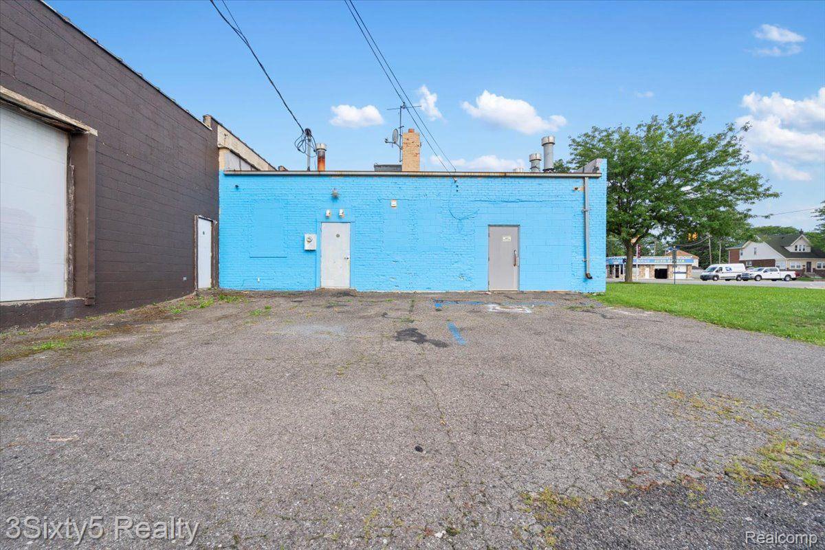 11283 W Jefferson Ave Property Photo 18