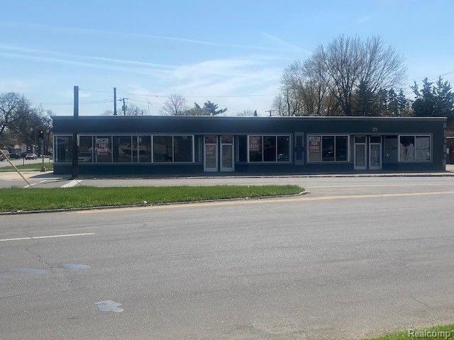 16120 Moross Rd Property Photo 1