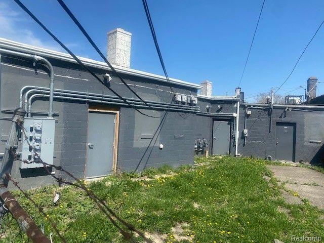 16120 Moross Rd Property Photo 6