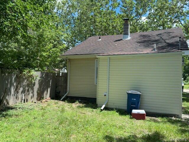 19171 Glastonbury Rd Property Photo 3