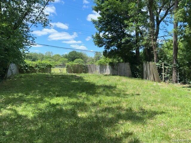 19171 Glastonbury Rd Property Photo 4