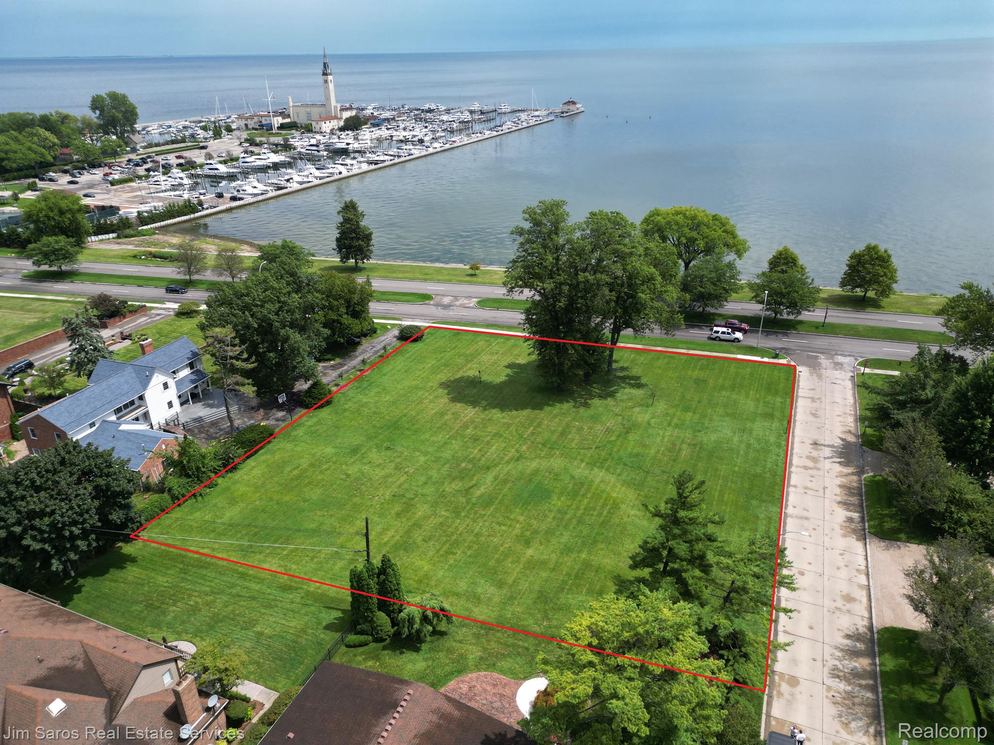 745- 749 LAKE SHORE RD