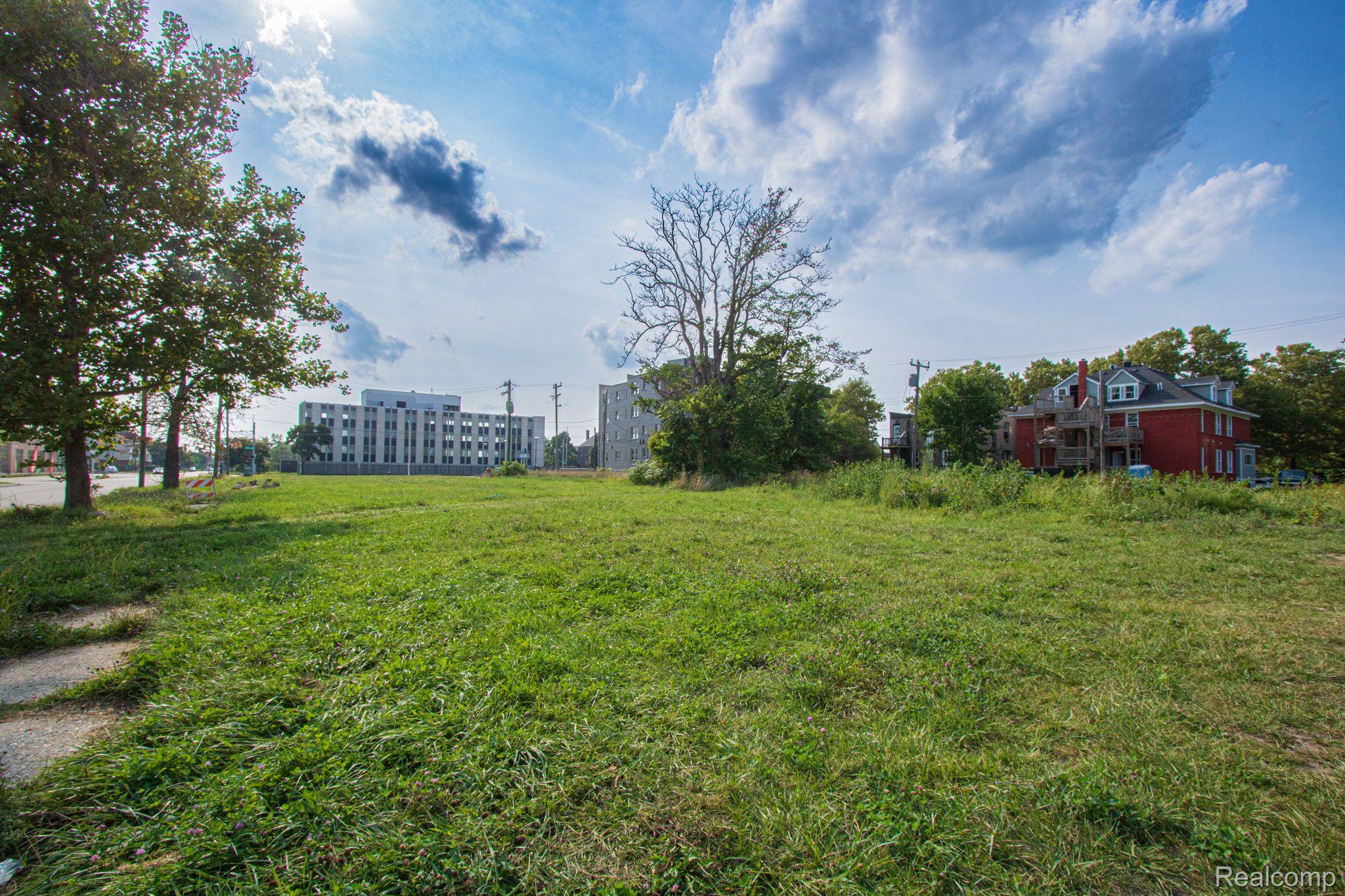 45 E Euclid St Property Photo 2
