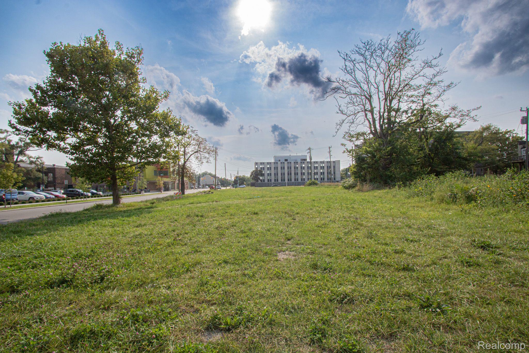 45 E Euclid St Property Photo 3