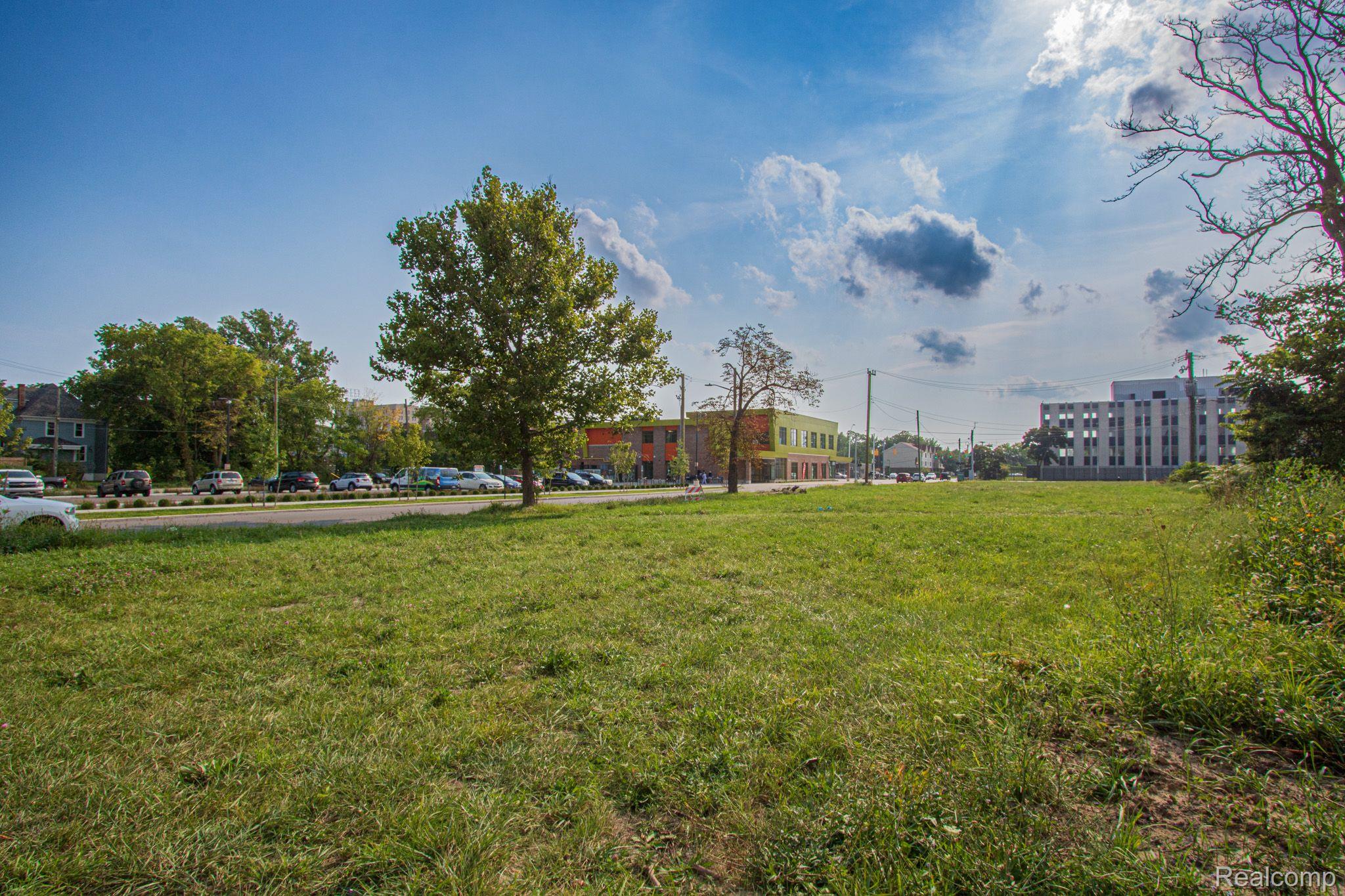 45 E Euclid St Property Photo 4