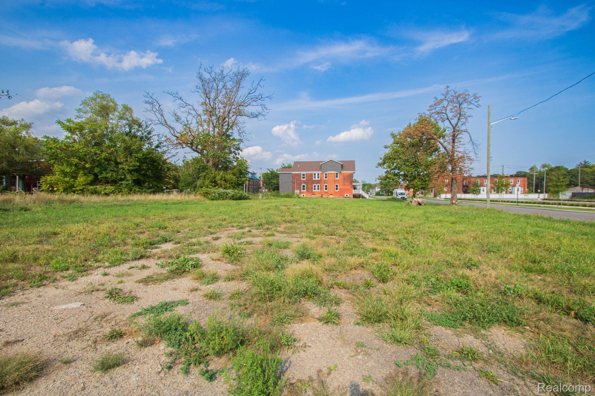 45 E Euclid St Property Photo 5