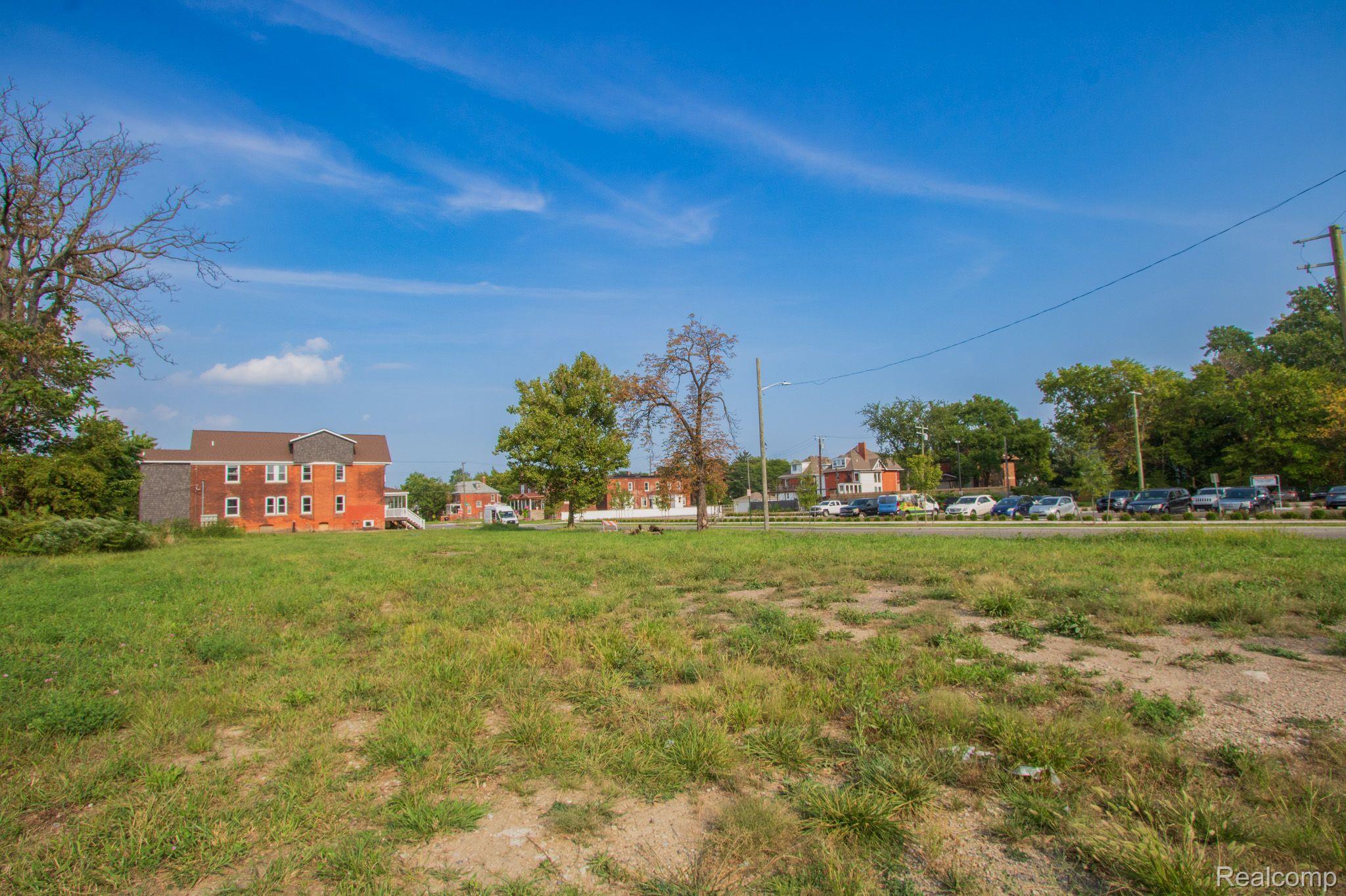 45 E Euclid St Property Photo 6