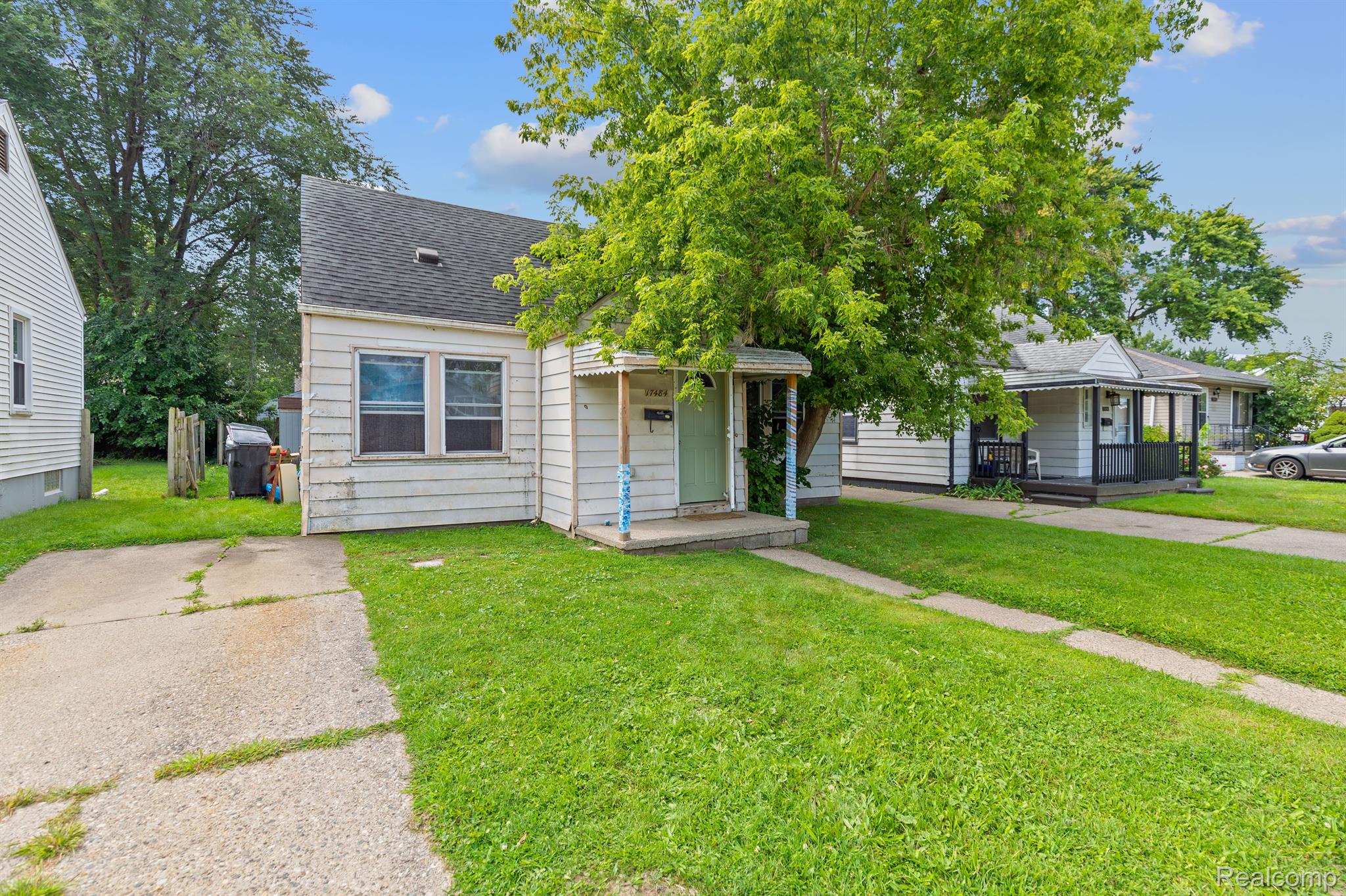 17484 Lowell St Property Photo 3