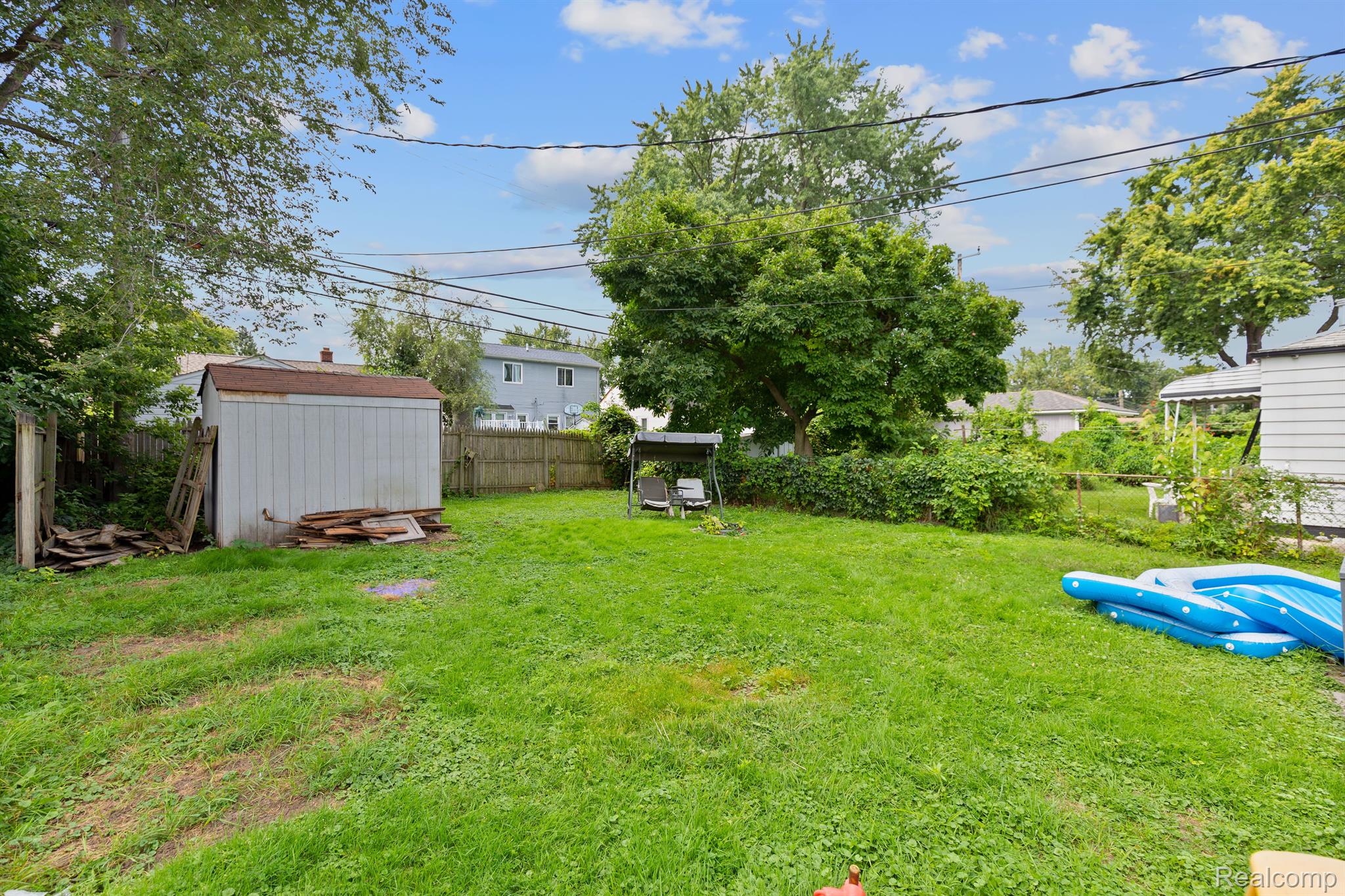 17484 Lowell St Property Photo 5