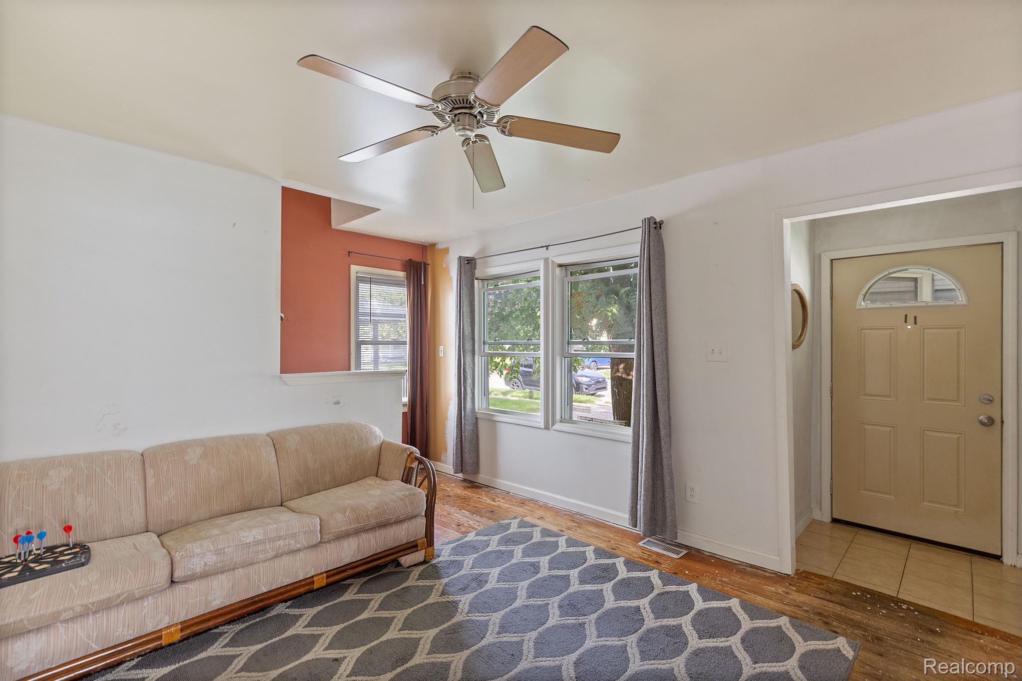 17484 Lowell St Property Photo 8