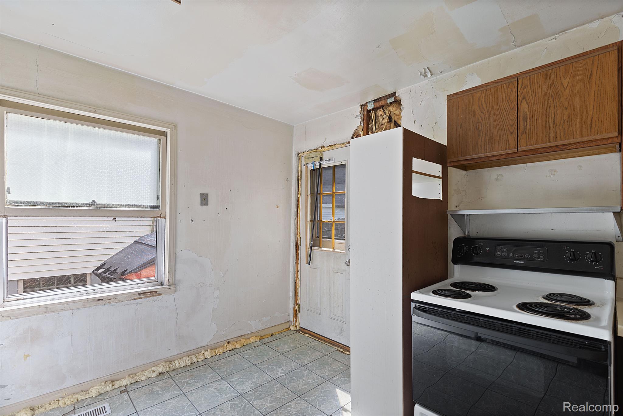 17484 Lowell St Property Photo 10