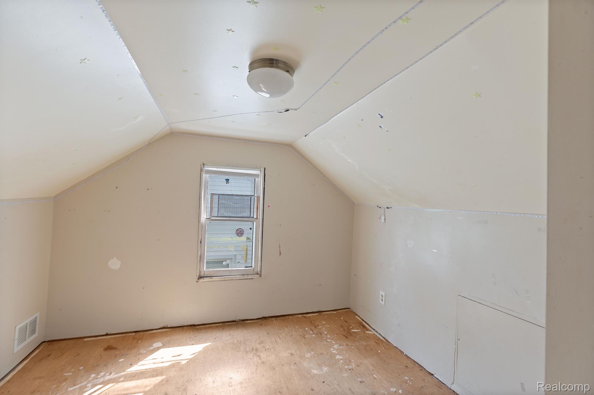 17484 Lowell St Property Photo 20