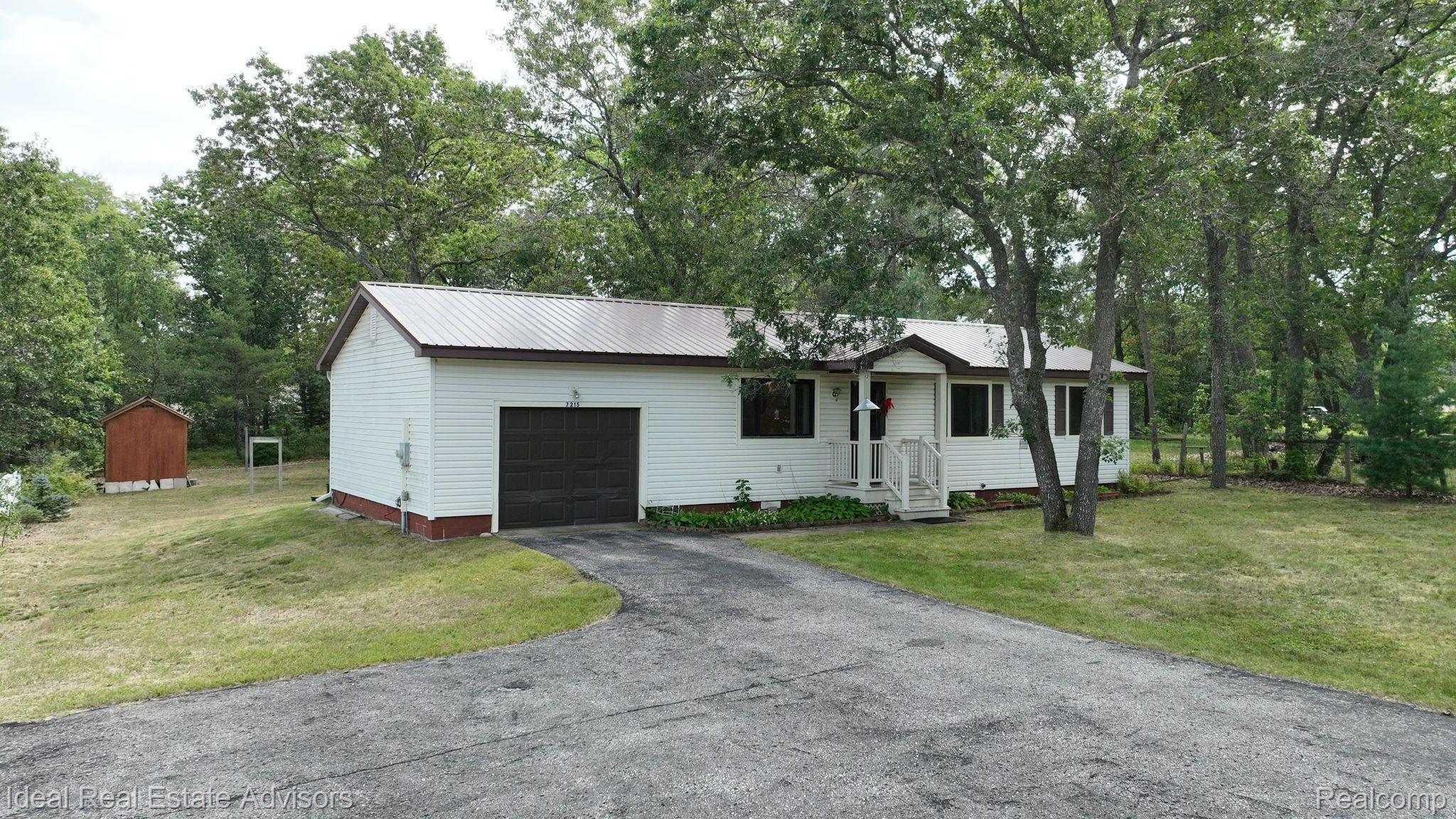 7215 Tuscarora Cir Property Photo 2