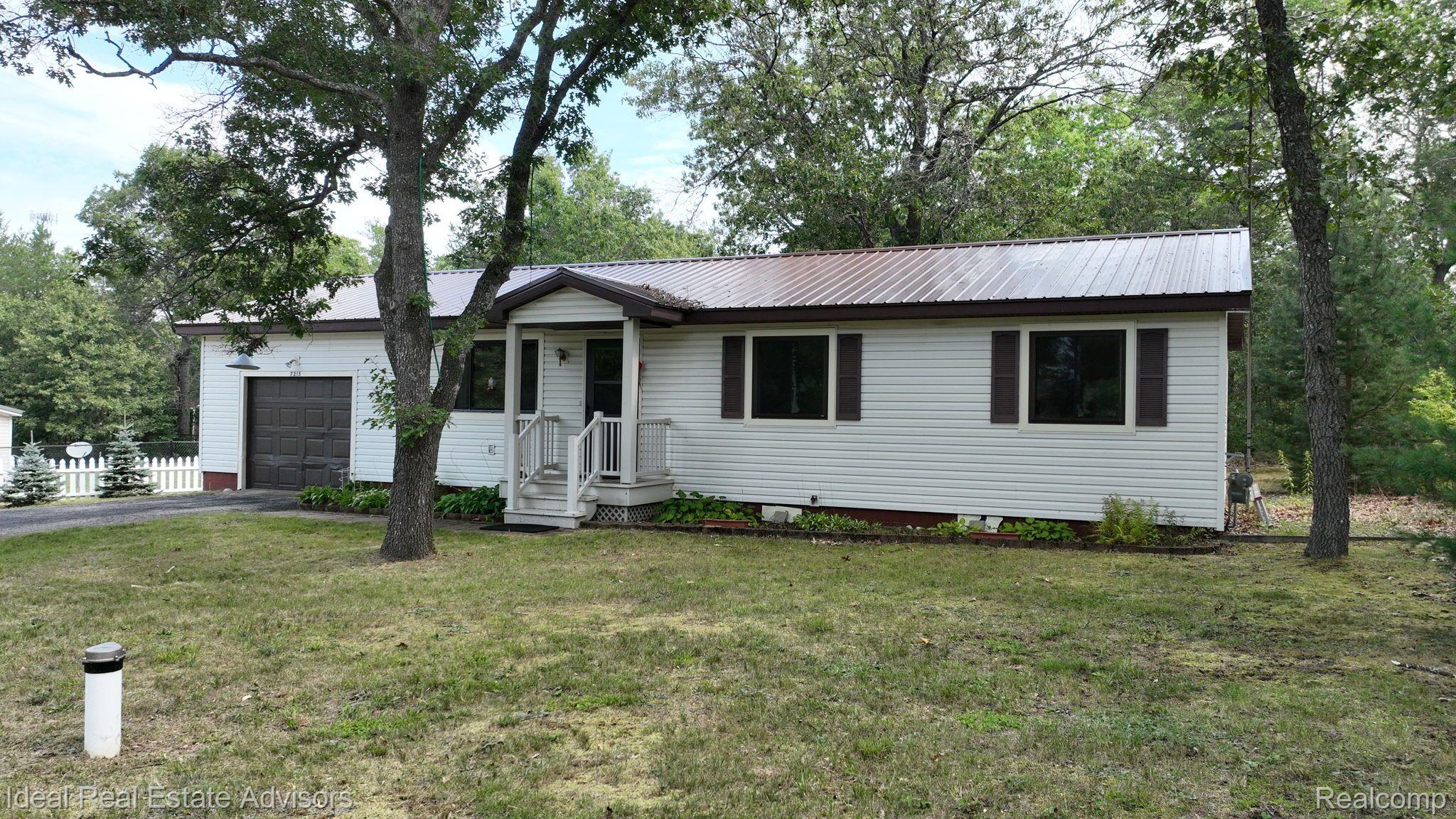 7215 Tuscarora Cir Property Photo 3