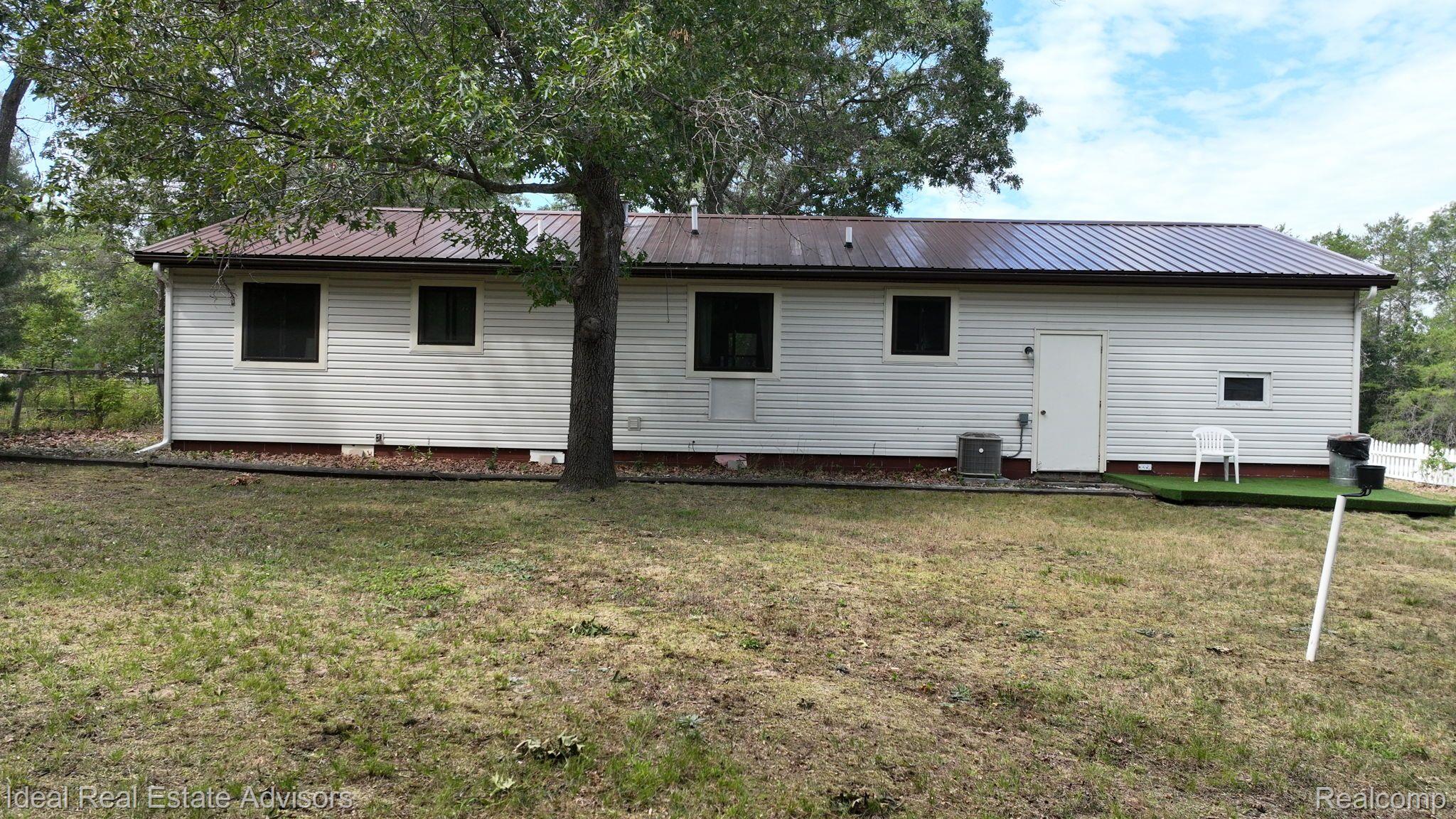 7215 Tuscarora Cir Property Photo 4