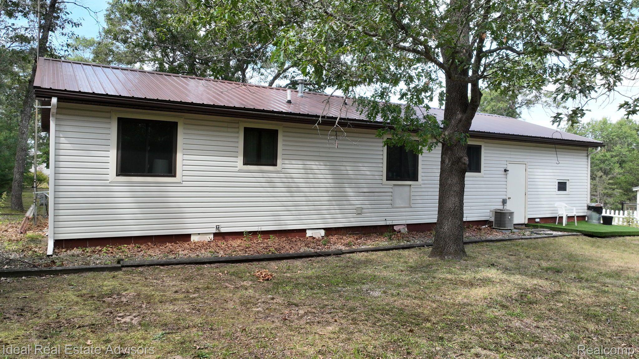 7215 Tuscarora Cir Property Photo 5