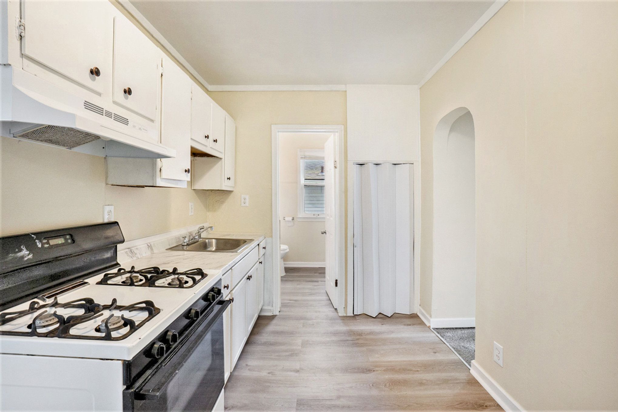 13750 Marshall Ave Property Photo 5