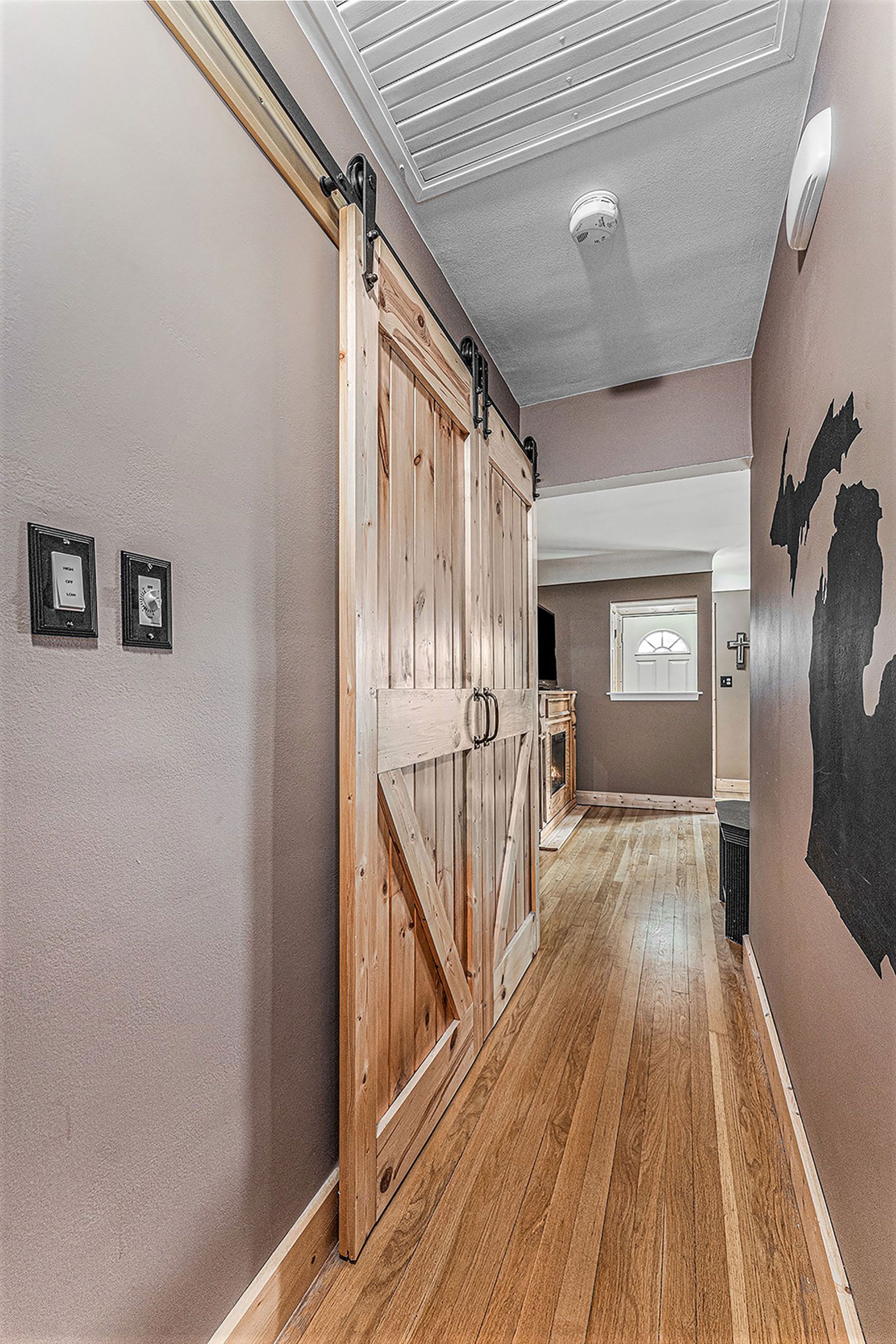 22715 Lake Dr Property Photo 4