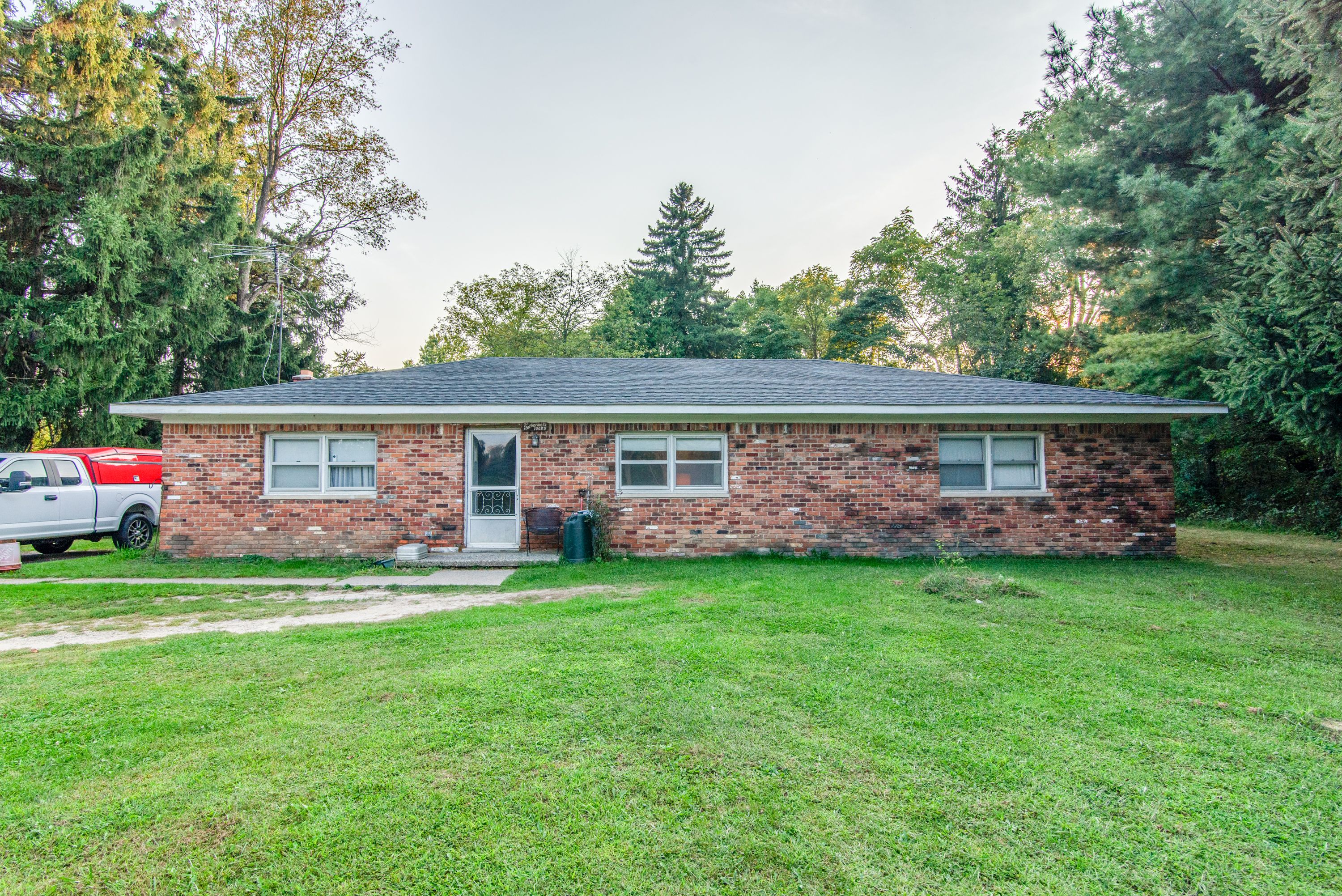 10655 DIXIE HIWY Property Photo 1